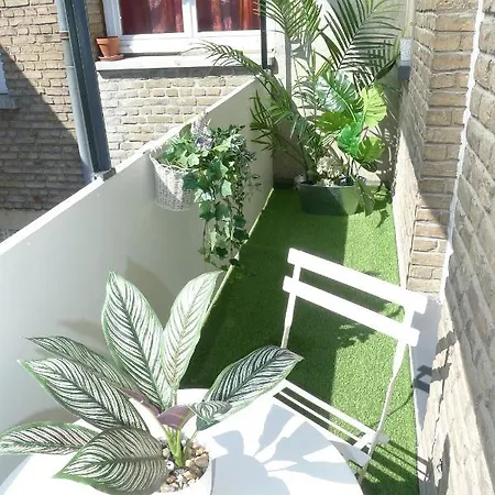 Logement Place D'erlon Hypercentre Avec Balcon Reims