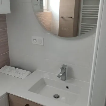 Logement Place D'erlon Hypercentre Avec Balcon Appartamento Reims